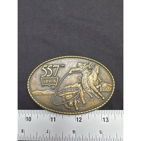 Vintage Levis 557 Brass Belt Buckle With Cowboy & Cattle Design USA Made Oval 4" - Picture 4 of 5